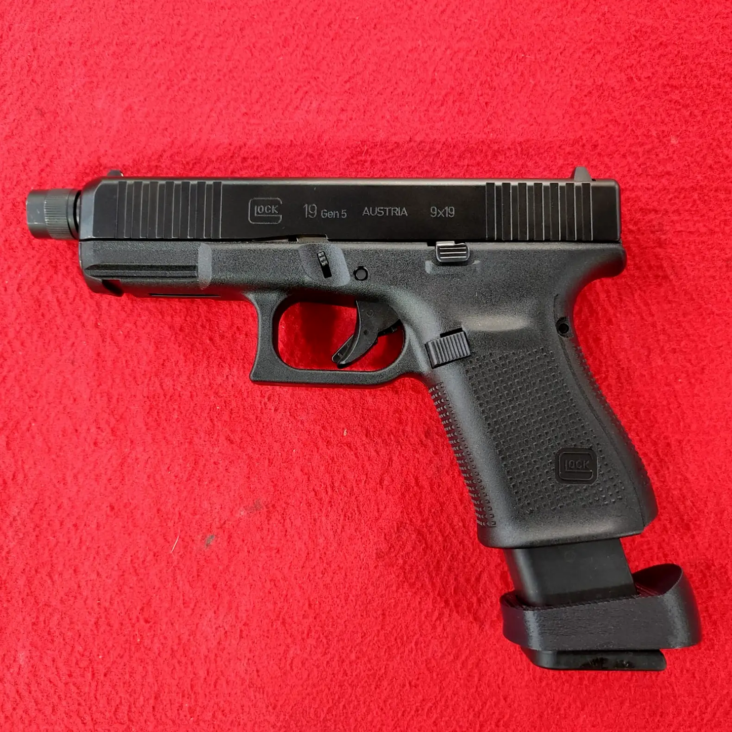 Glock Grip Adapter - for Full Size magazine to Compact - Black