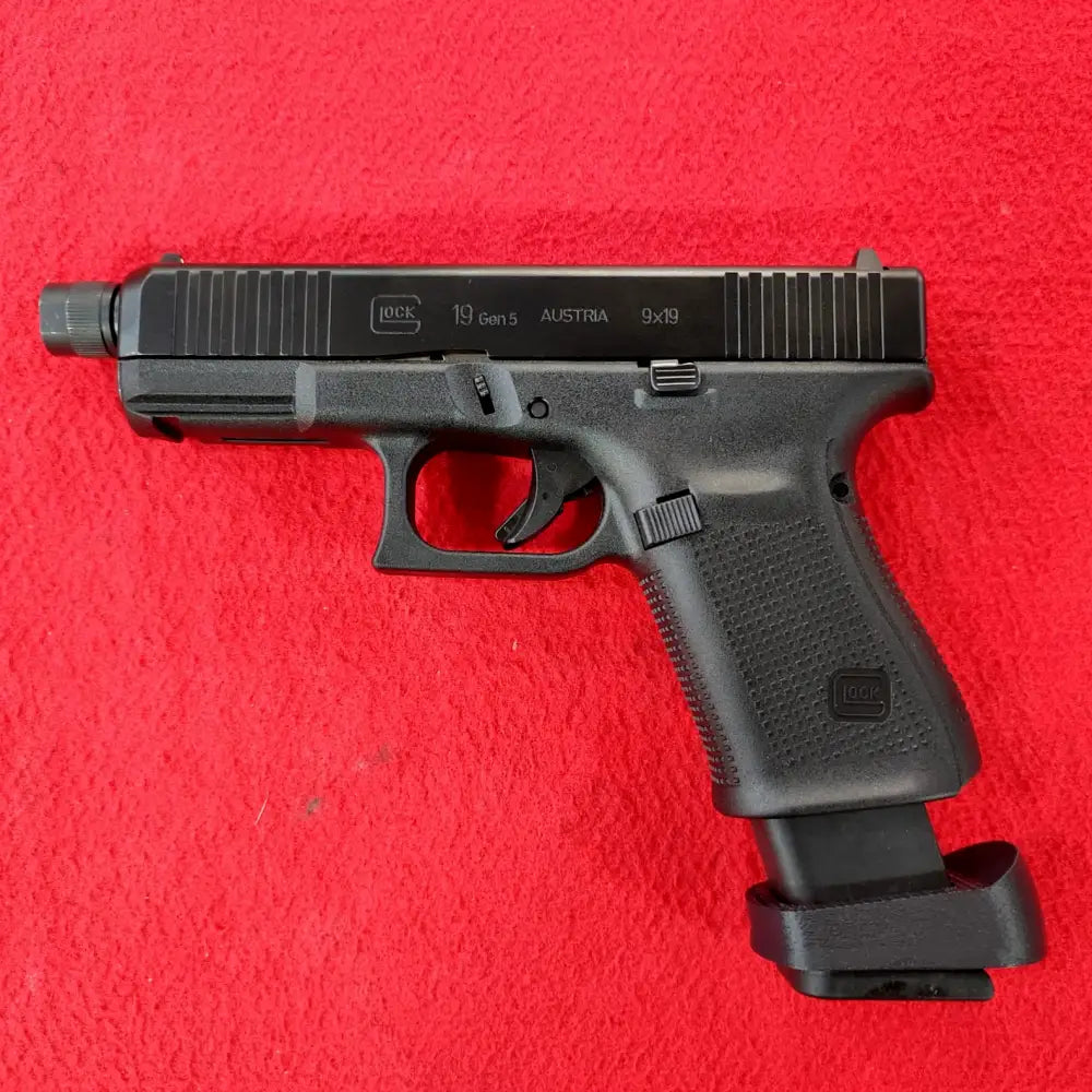 Glock Grip Adapter - for Full Size magazine to Compact - Black